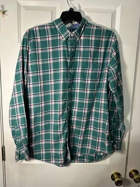crown & ivy Green Plaid Button-Down Shirt